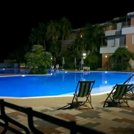 Aparthotel Tramonti Sant Isidoro (Apulia)